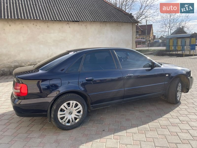 Седан Audi A4 2000 в Хусте