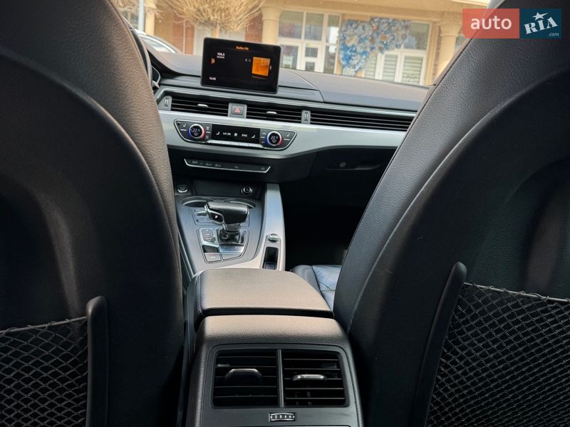 Седан Audi A4 2017 в Киеве