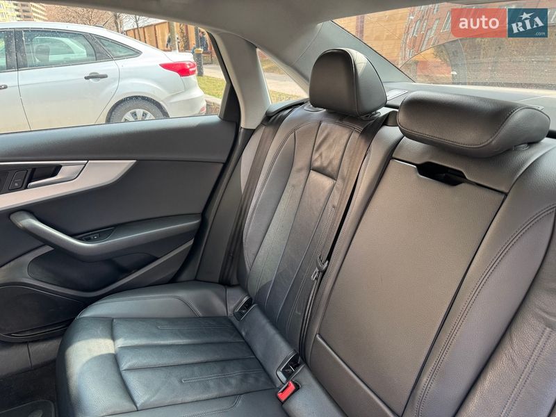 Седан Audi A4 2017 в Киеве
