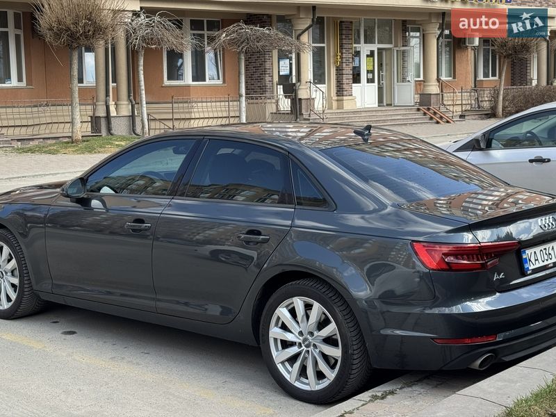 Седан Audi A4 2017 в Киеве