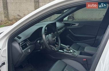 Седан Audi A4 2021 в Полтаві