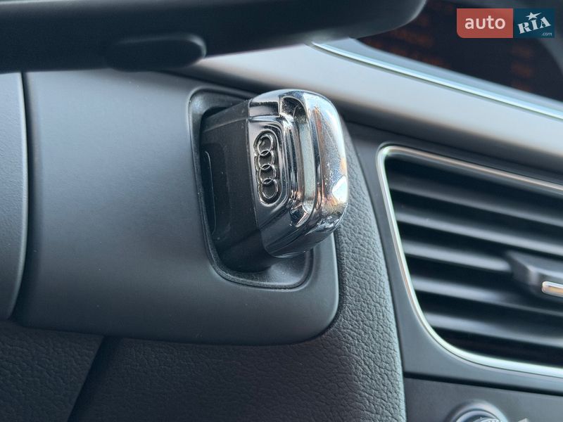 Седан Audi A4 2012 в Києві