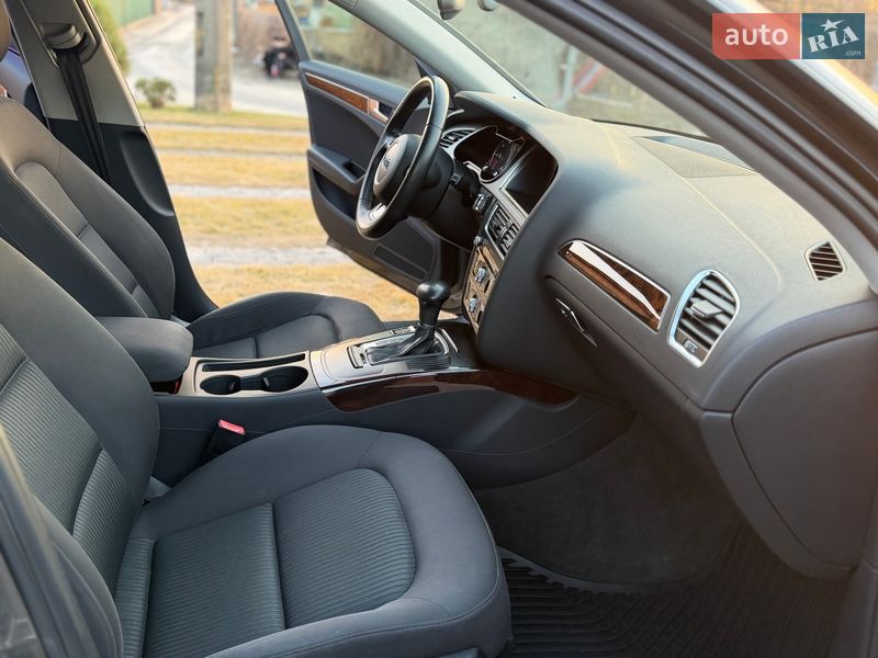 Седан Audi A4 2012 в Києві