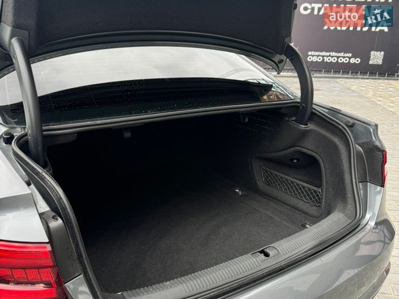 Седан Audi A4 2016 в Полтаві