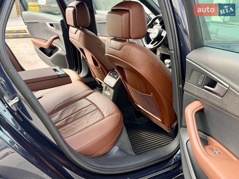 Седан Audi A4 2017 в Киеве
