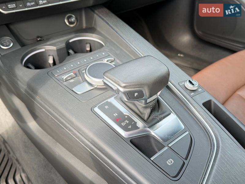 Седан Audi A4 2017 в Киеве