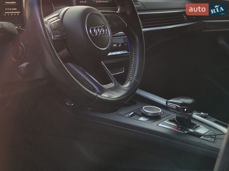 Седан Audi A4 2018 в Львове