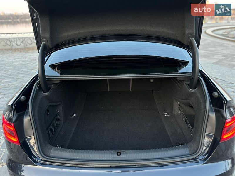 Седан Audi A4 2018 в Киеве