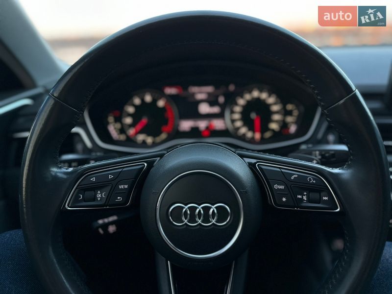 Седан Audi A4 2018 в Киеве