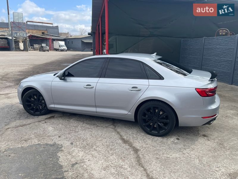 Седан Audi A4 2016 в Чернігові
