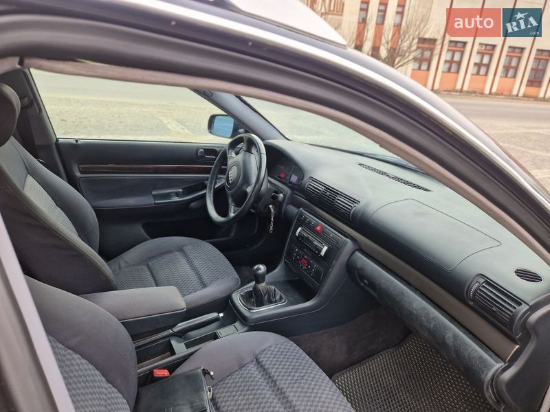 Універсал Audi A4 2000 в Хусті