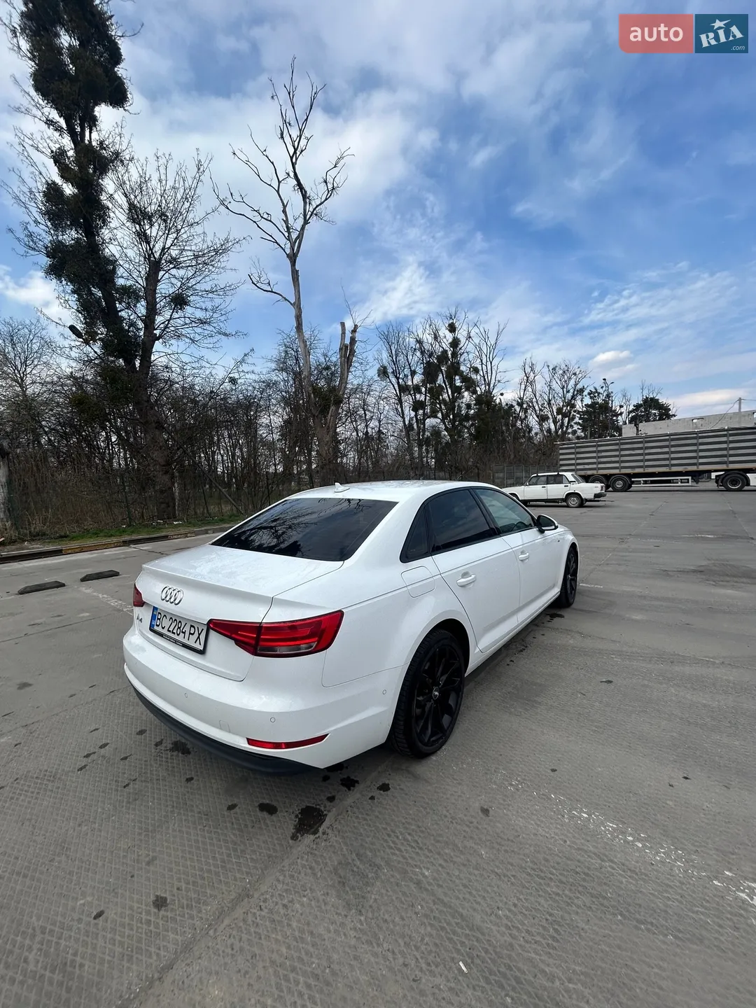 Audi A4 2016 VIN WAUZZZF42HN029541 фото оголошення 4 з 9