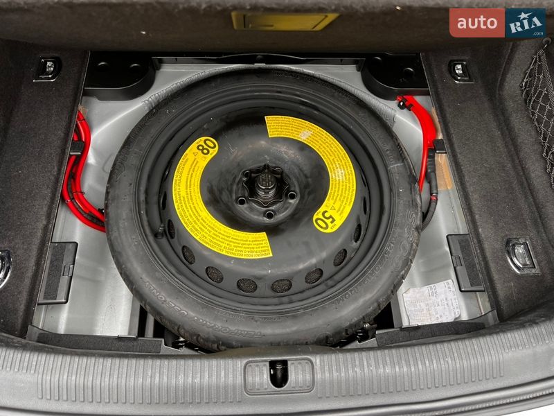 Седан Audi A4 2015 в Краснограде