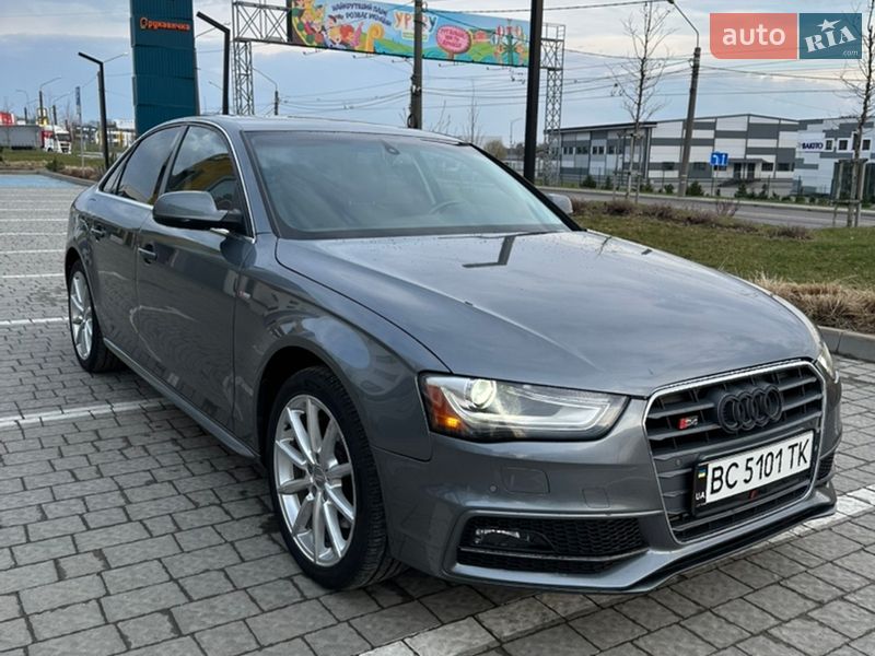Седан Audi A4 2013 в Львове