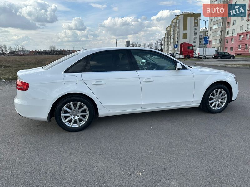 Седан Audi A4 2015 в Виннице