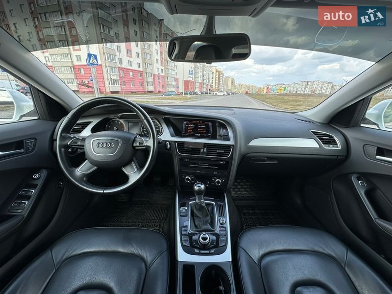 Седан Audi A4 2015 в Виннице