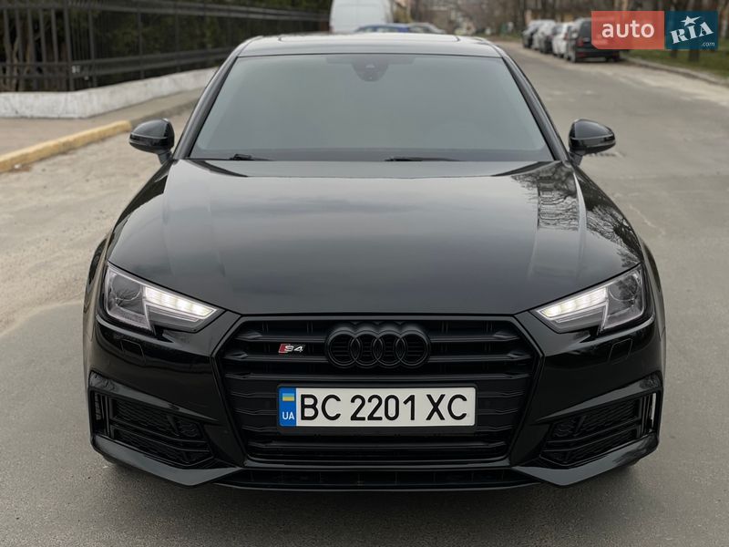 Седан Audi A4 2018 в Львові