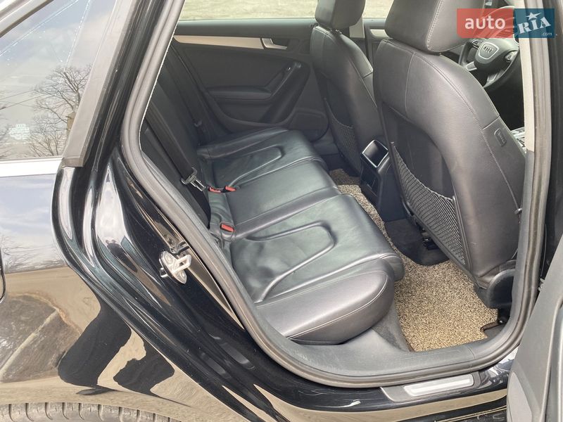 Седан Audi A4 2013 в Киеве