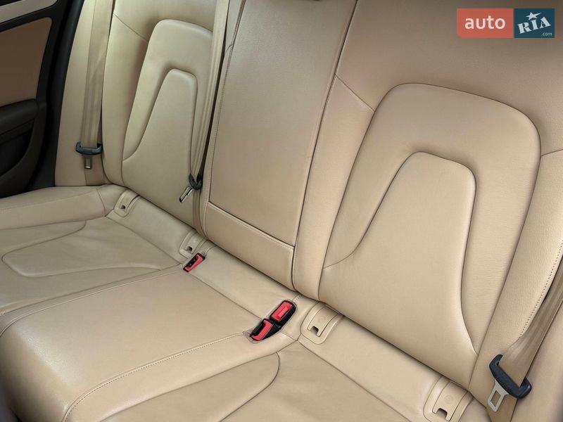 Седан Audi A4 2015 в Радехове