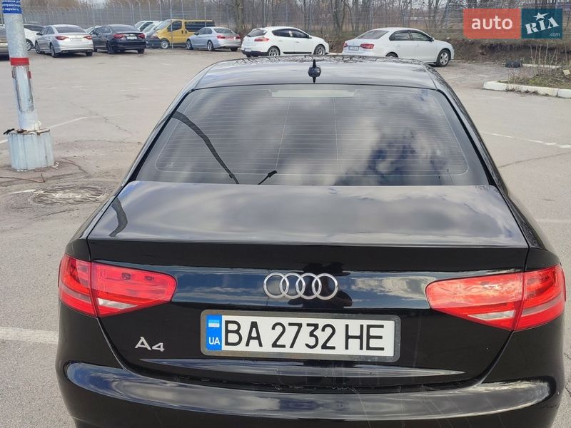 Седан Audi A4 2013 в Кропивницком