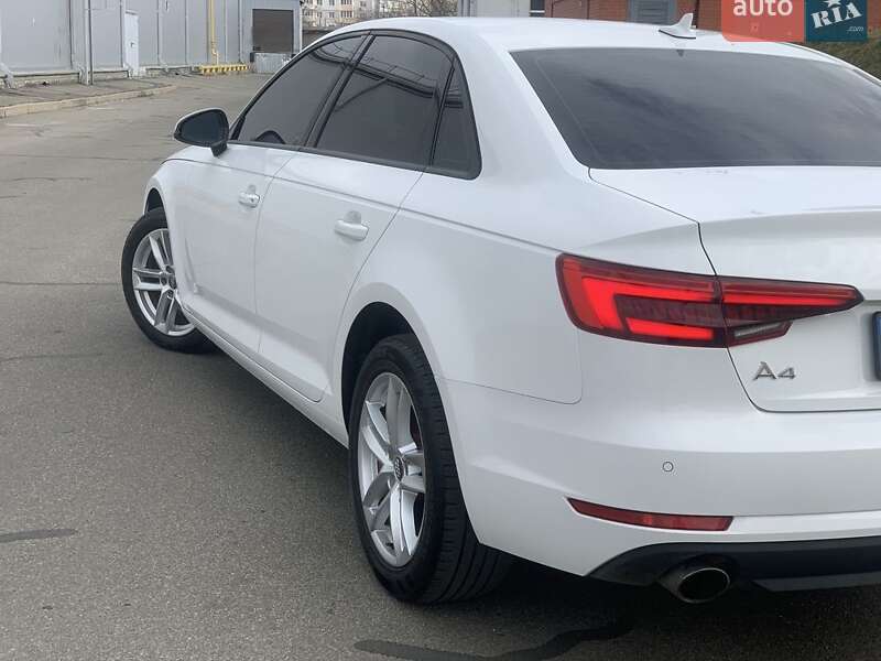 Седан Audi A4 2016 в Борисполі