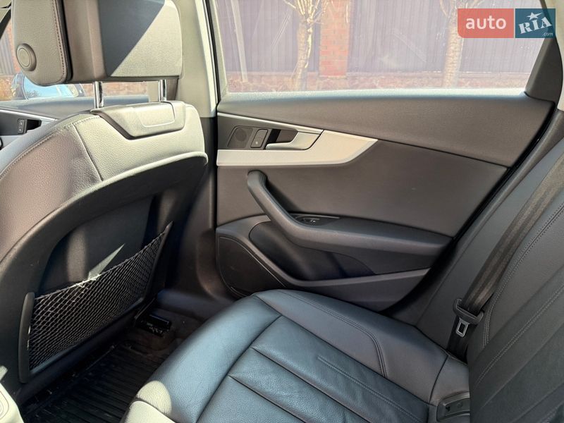 Седан Audi A4 2017 в Киеве