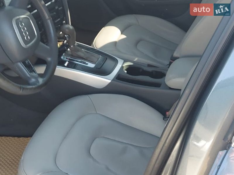 Седан Audi A4 2012 в Житомире
