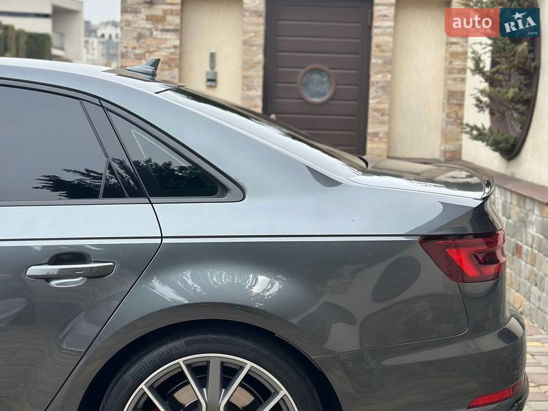 Седан Audi A4 2018 в Одессе