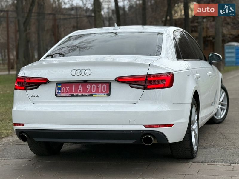 Седан Audi A4 2017 в Киеве