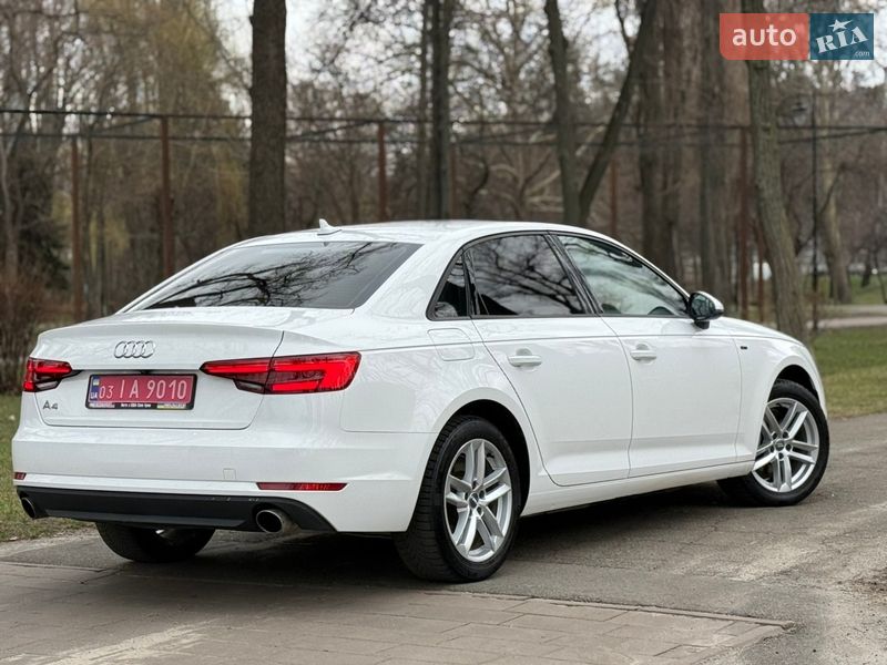 Седан Audi A4 2017 в Киеве