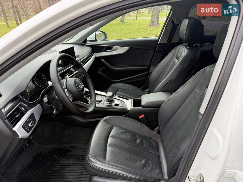 Седан Audi A4 2017 в Киеве