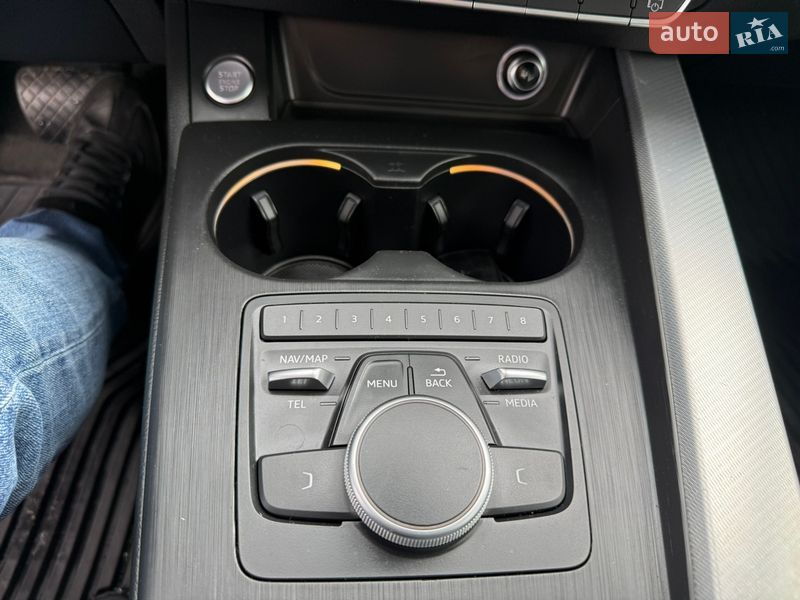 Седан Audi A4 2017 в Киеве
