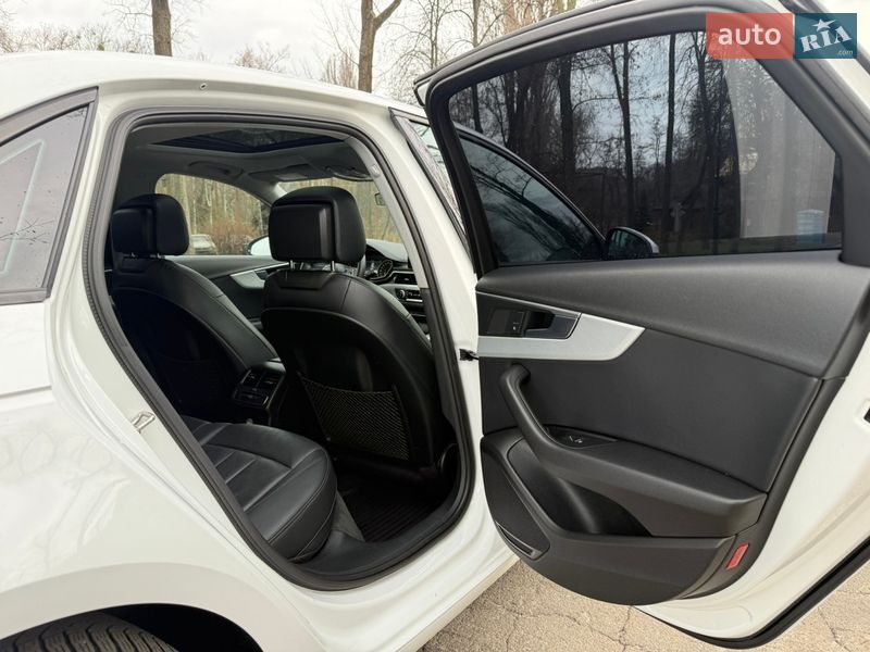 Седан Audi A4 2017 в Киеве