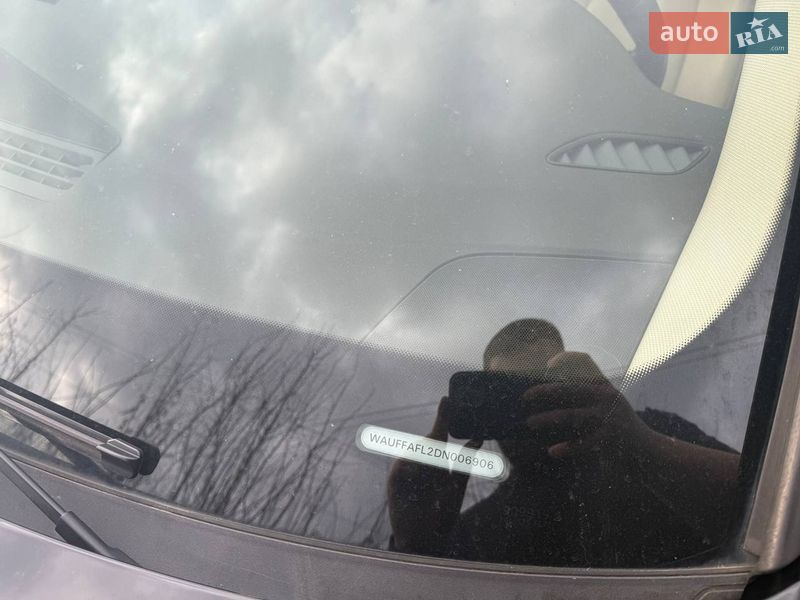 Седан Audi A4 2012 в Львові