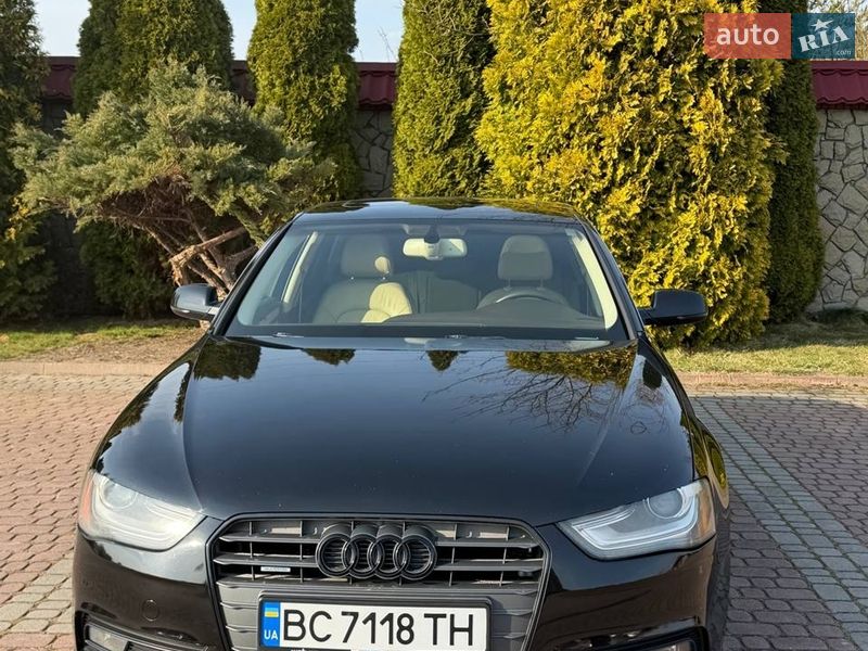 Седан Audi A4 2012 в Львові