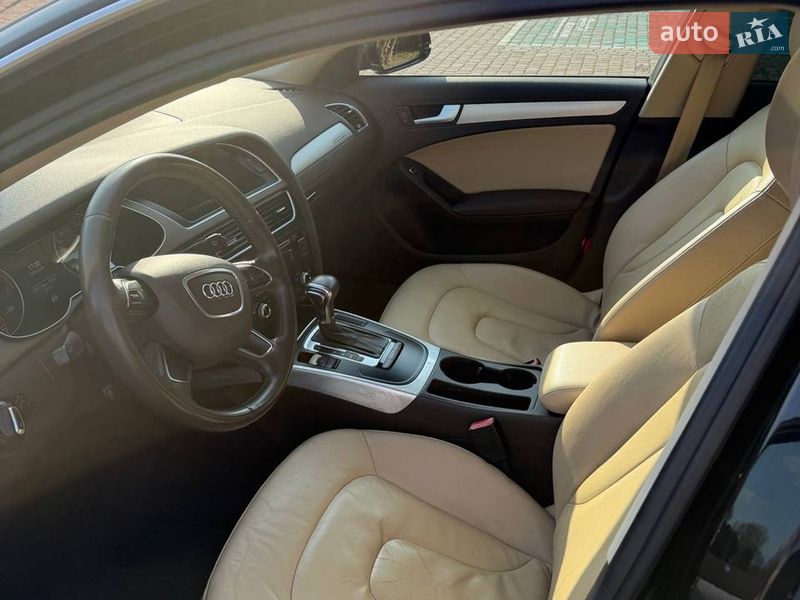 Седан Audi A4 2012 в Львові