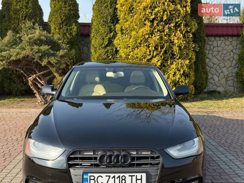 Седан Audi A4 2012 в Львові