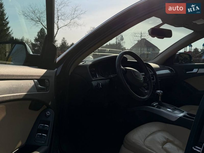 Седан Audi A4 2012 в Львові