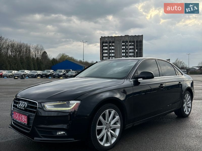 Седан Audi A4 2013 в Львове