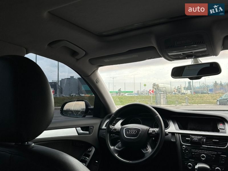 Седан Audi A4 2013 в Львове
