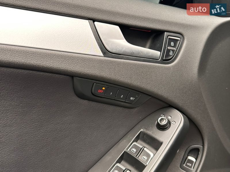 Седан Audi A4 2013 в Львове