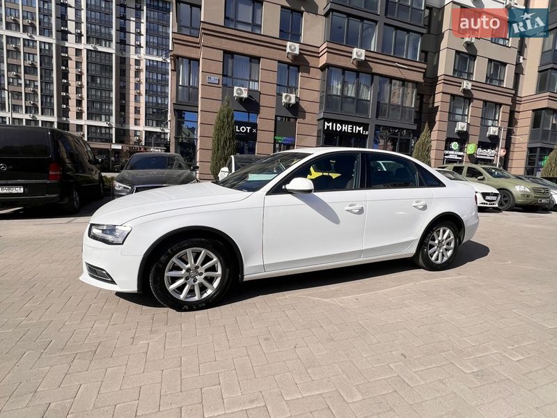Седан Audi A4 2014 в Ирпене