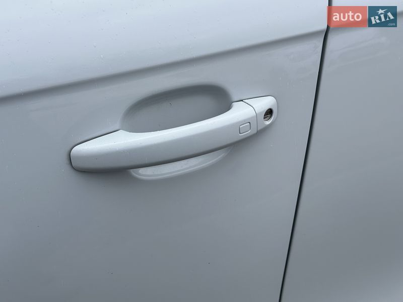 Седан Audi A4 2013 в Києві