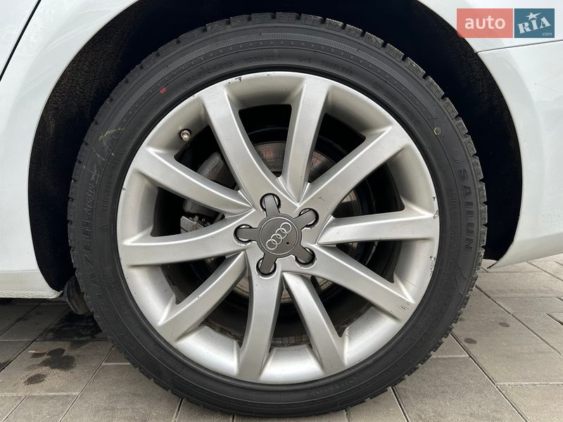 Седан Audi A4 2013 в Києві