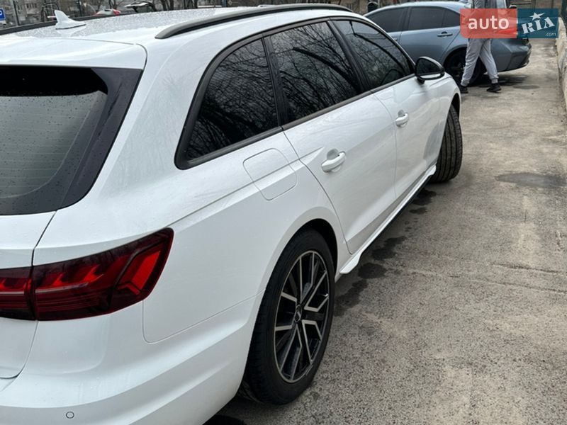 Универсал Audi A4 2019 в Киеве