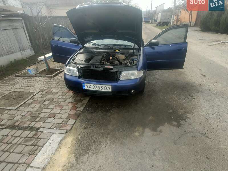 Седан Audi A4 2000 в Харькове