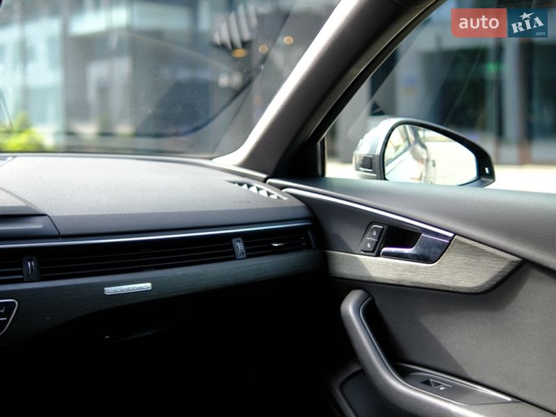 Седан Audi A4 2019 в Києві