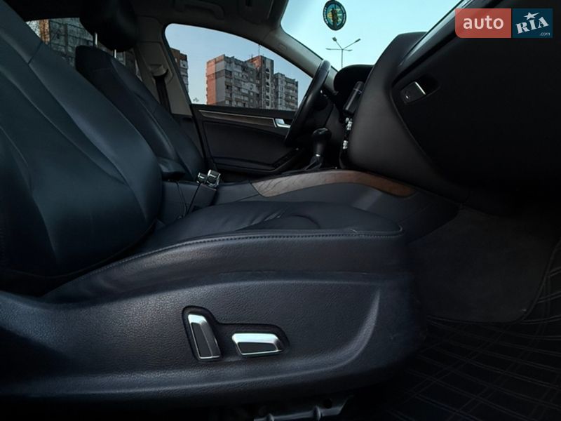 Седан Audi A4 2013 в Києві