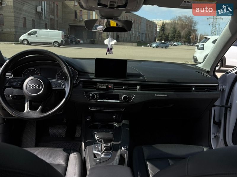 Седан Audi A4 2017 в Дніпрі