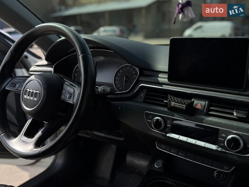 Седан Audi A4 2017 в Дніпрі